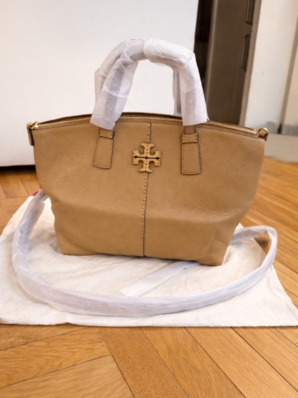 Tory Burch Beige Pebbled Leather Shoulder Bag with Gold Logo